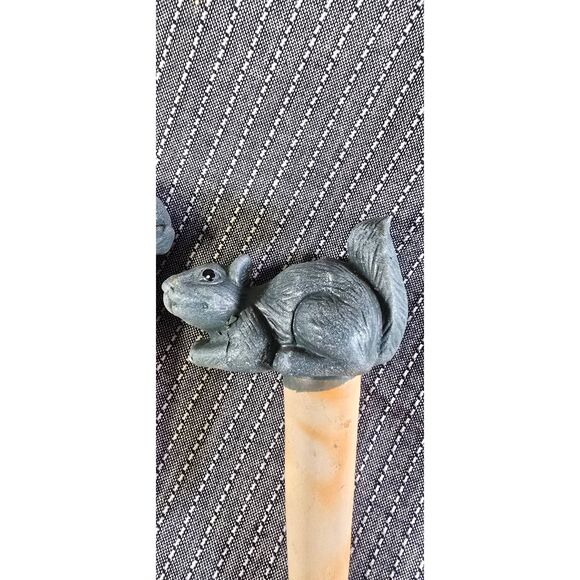 Vintage Spike Cat and Squirrel Waterer - Picture 3 of 9